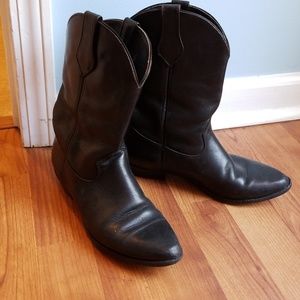 Black western boots